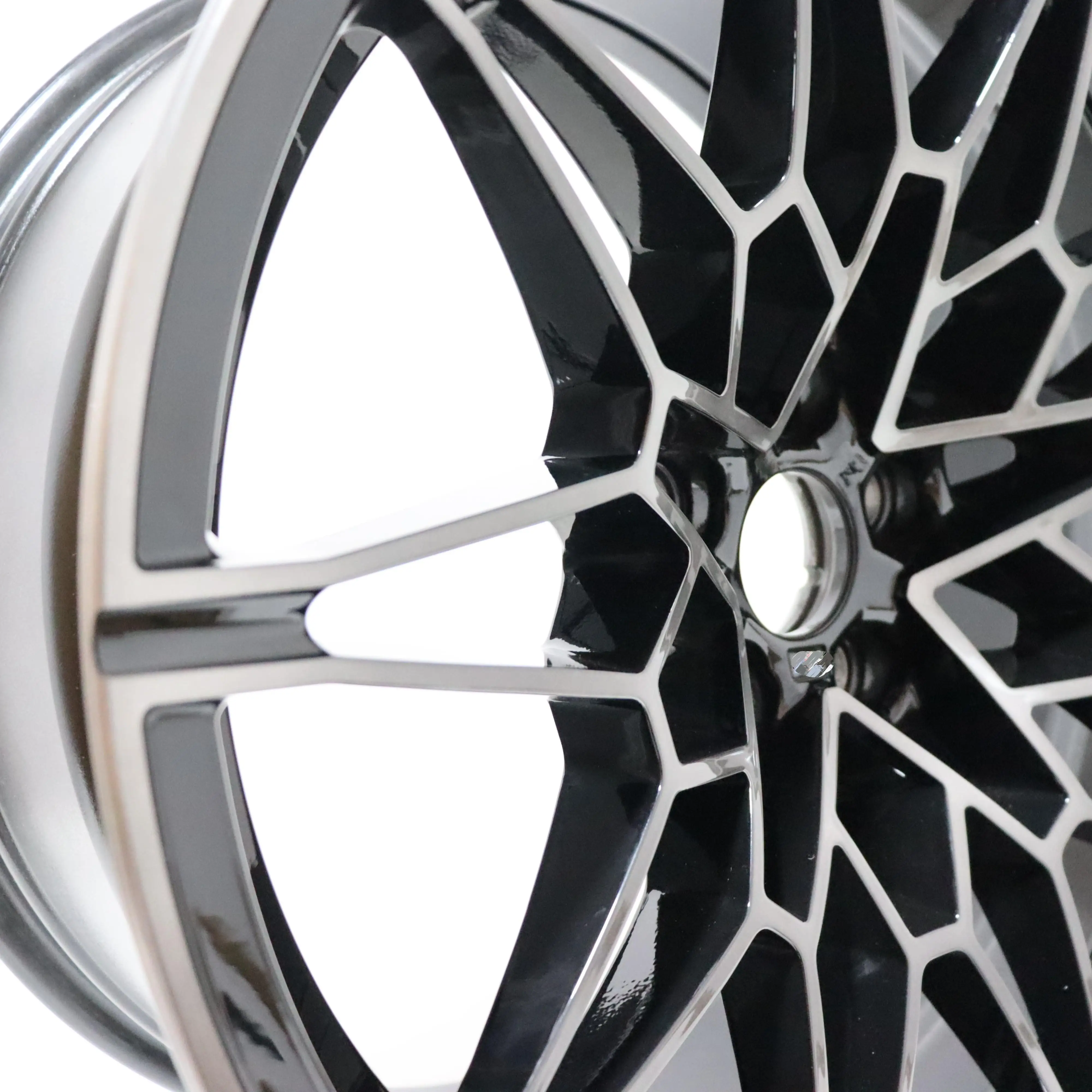 Xywheel X4M 21 Inch Forged Wheels - 9.5J ET31 & 10J ET39 for