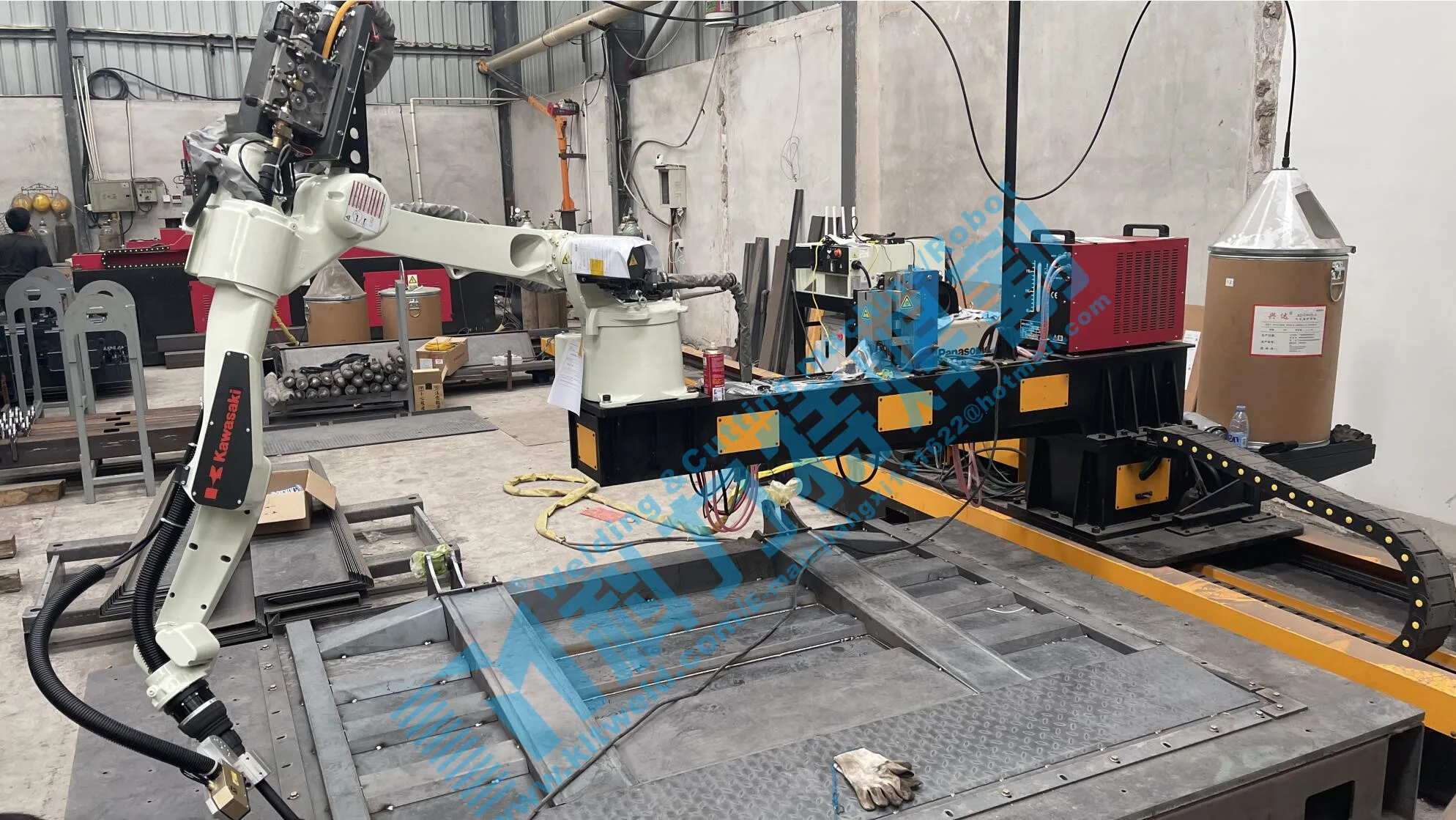 Kawasaki Welding Robot with Automatic Laser Seam Tracking