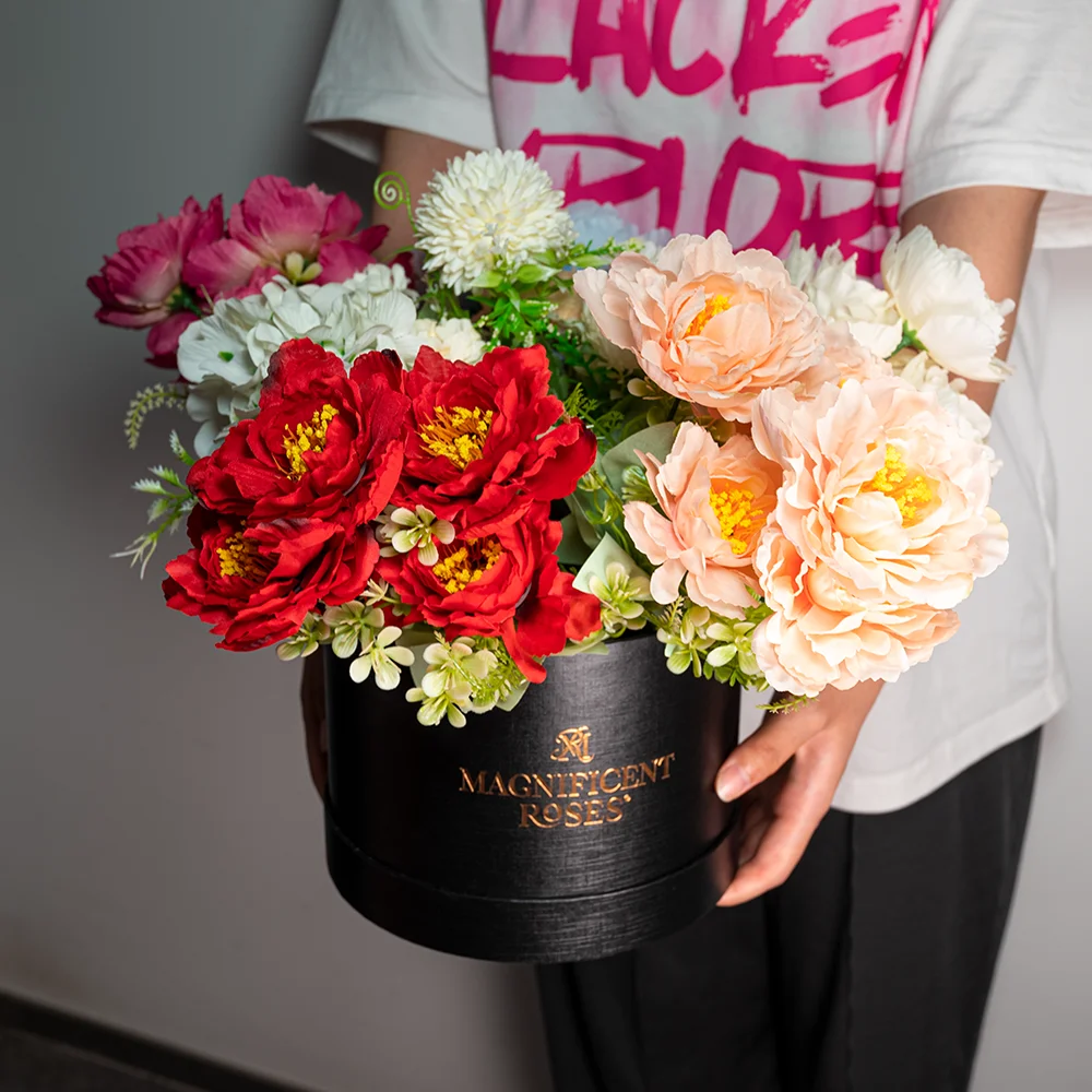 product high end european style round loral arrangement flower bucket in leather embossed hat candy bags luxury roses holder gift box-7