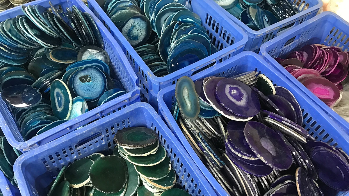 Shenzhen Bling Gemstone Co., Ltd. 3