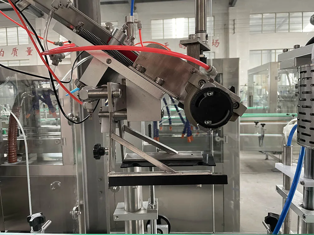Automatic Wine Bottle PVC Capsule Capping Machine with Feeding Capsule Sealing Machine