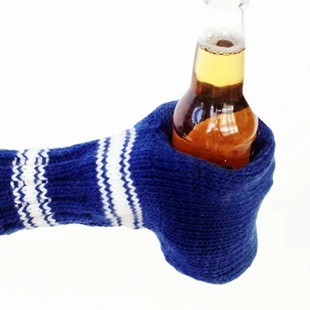 China Factory Custom Knit Drinking Beer Mitten Soft And Warm Men Size Beer Can Holder Mitten