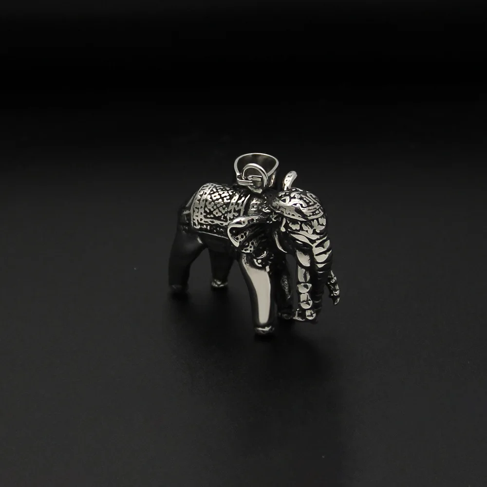1,45 EUR/pz. Ciondolo a forma di elefante in stile origami in
