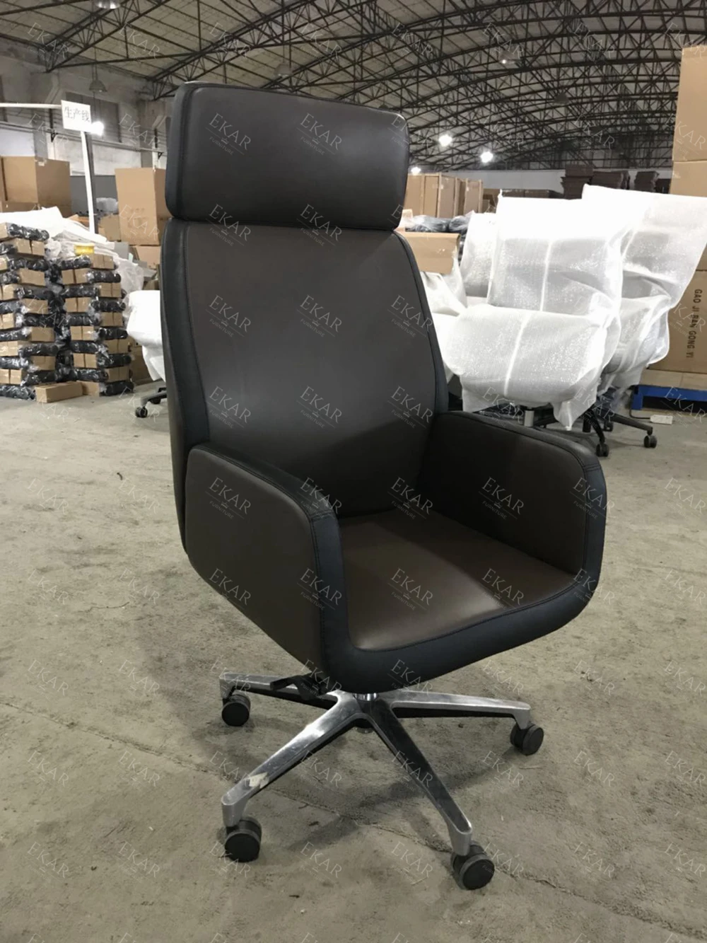 Elegant Top-Grain Leather Office Chair with Sturdy Steel Frame details