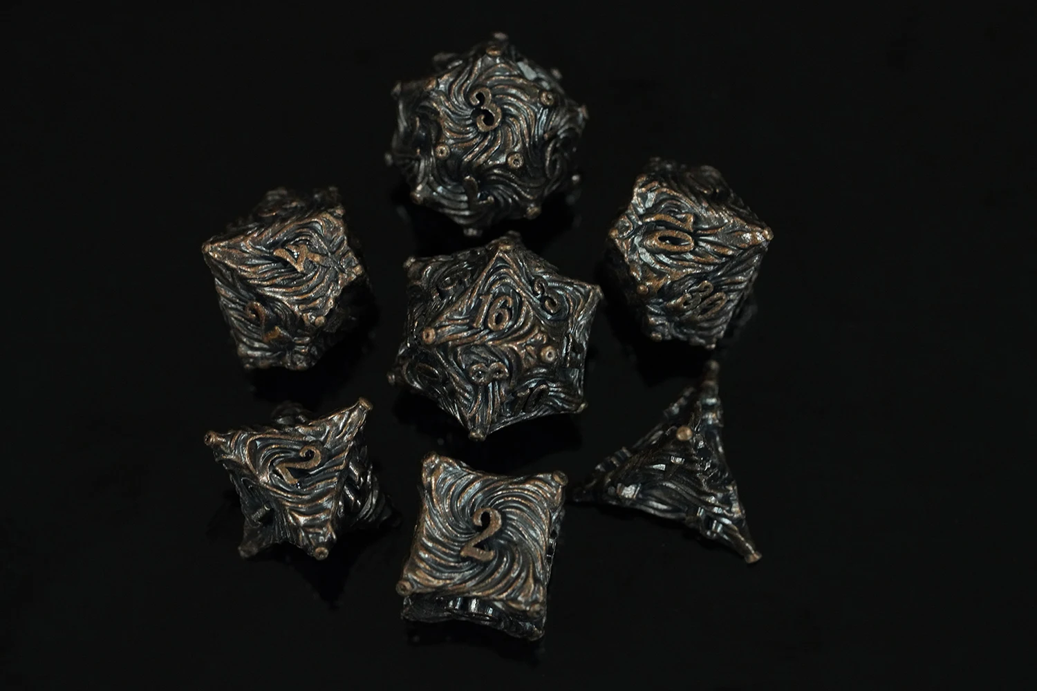 7pcs Polyhedral Dungeons and Dragons RPG Dice Set Black Copper Stripe Metal DND Games Usage manufacture