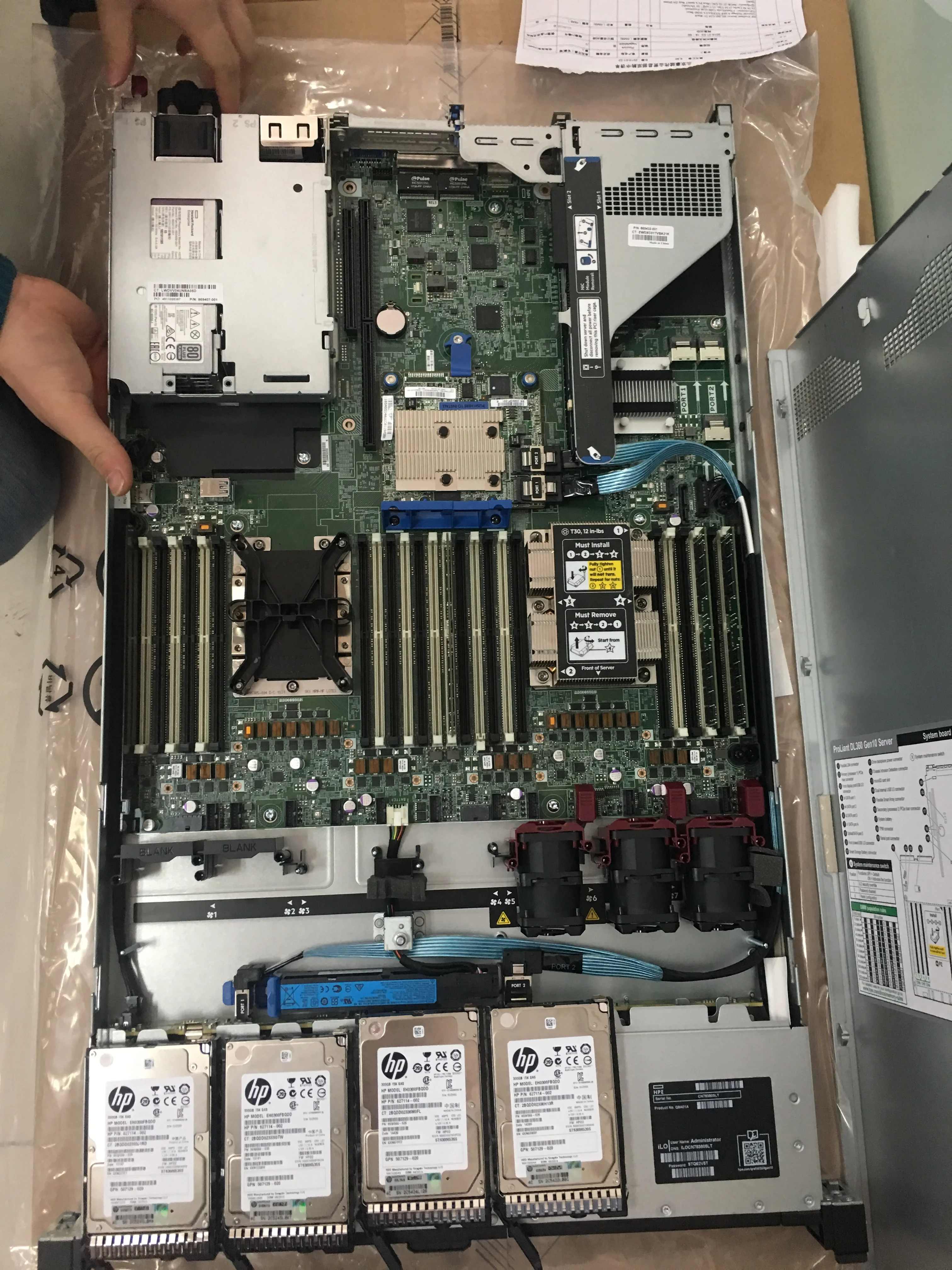 HPE ProLiant DL360 Gen10 Inter GOLD 6236 3.0GHz 8SFF 800W1Uラック