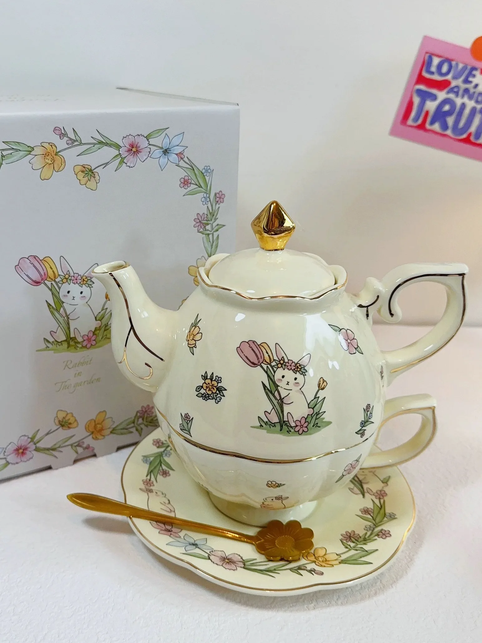 New Tea For One Alice And Rabbit Ceramic Coffee Cup And Saucer Set Gold