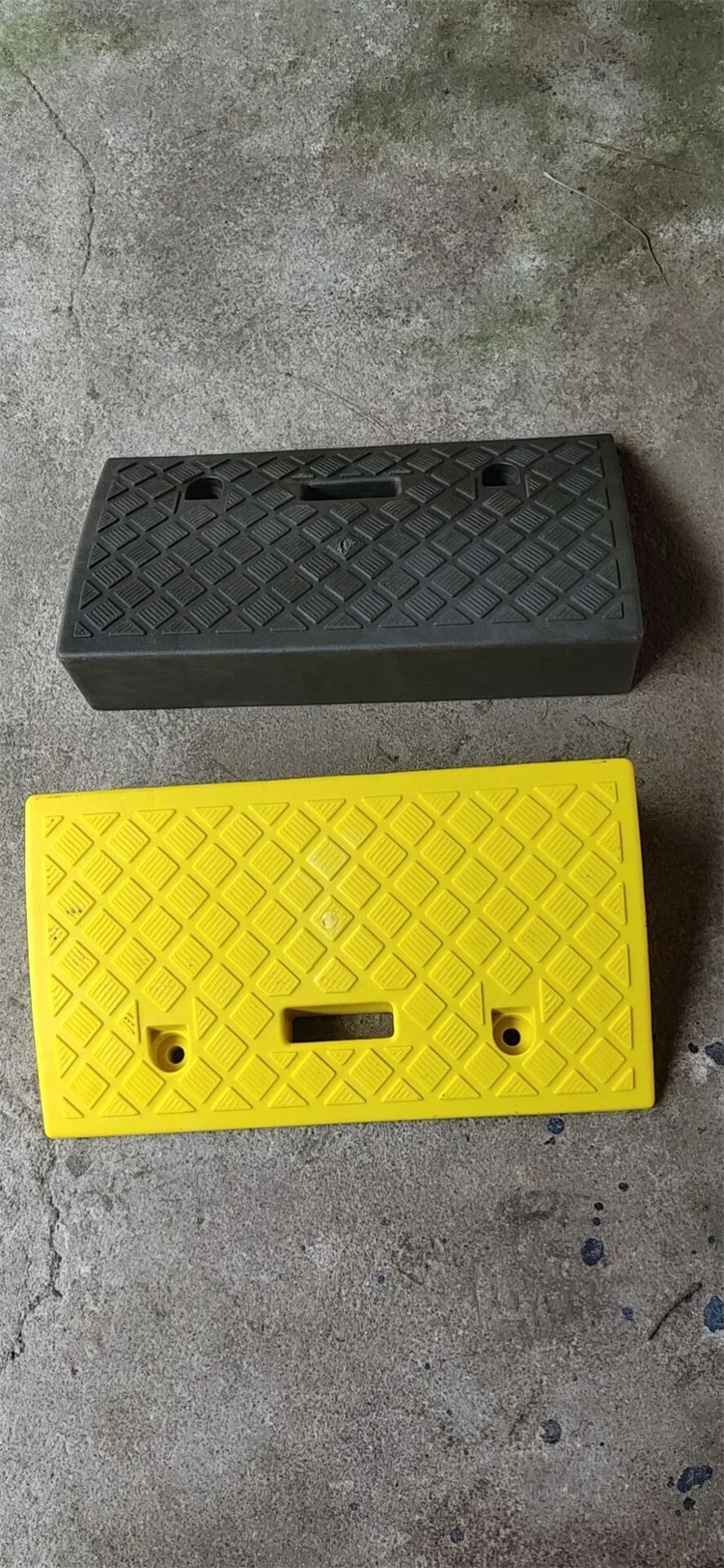 Portable Lightweight Heavy Duty Driveway Sidewalk Plastic Curb Threshold Ramps