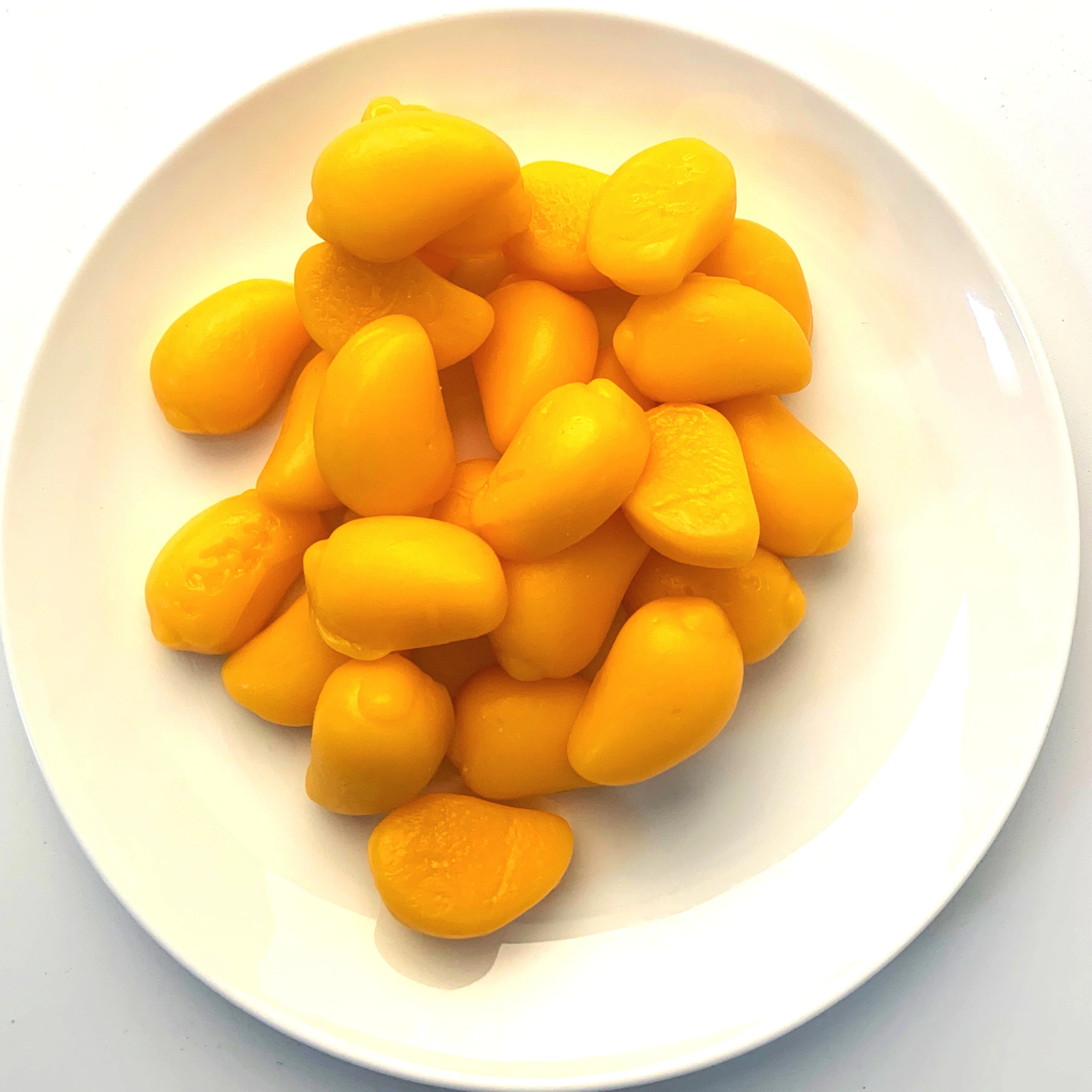 Wholesale Customized Packaging Jelly Fruit Filled Mango Shaped Peeling