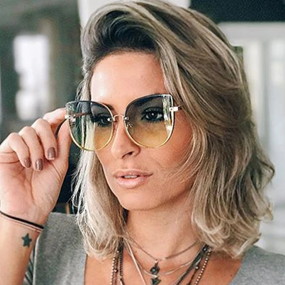 Metal Women Sunglasses - Oversized Cat Eye Square Sun Glasses display picture 1
