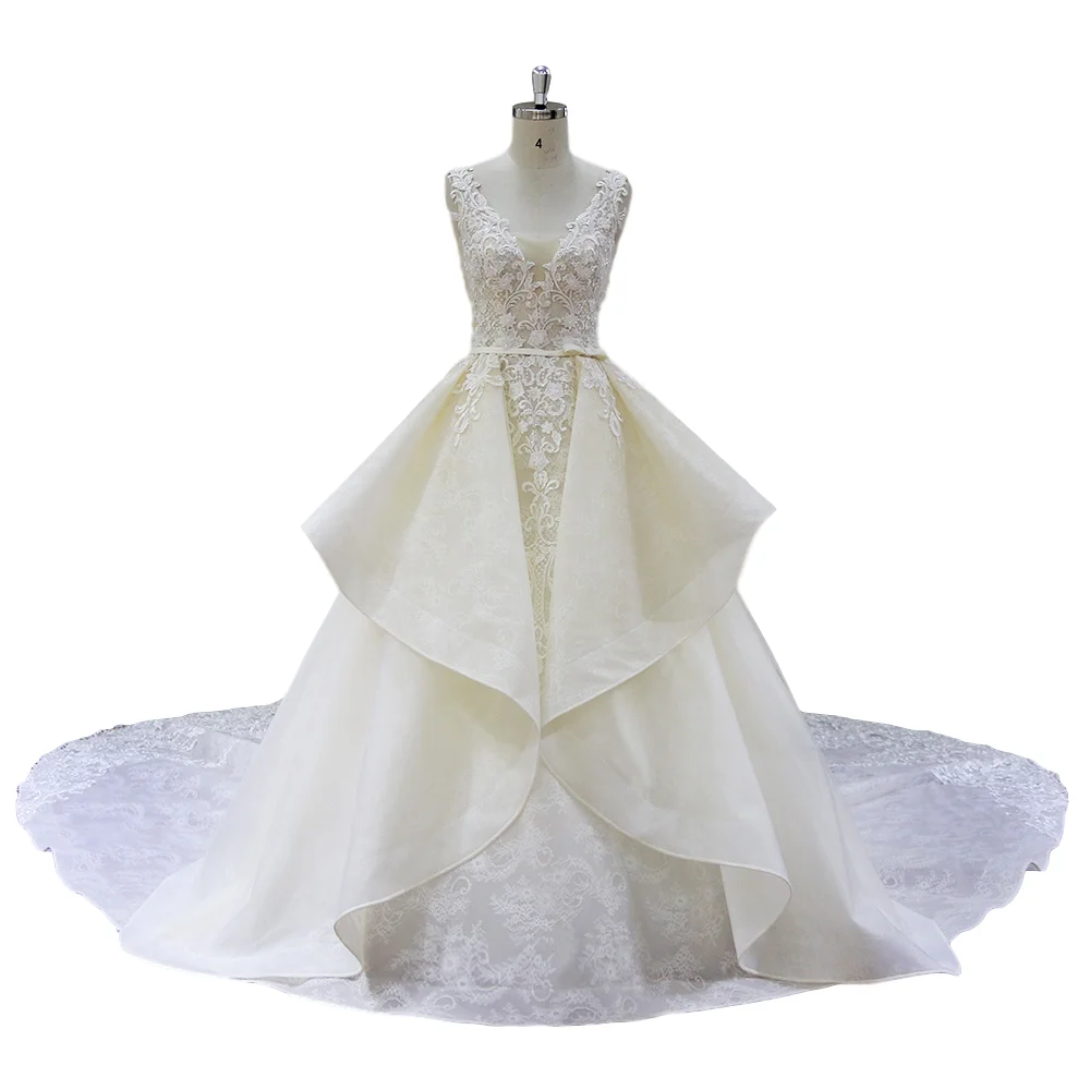 最新的 v 领口设计通过紧身胸衣舞会礼服婚纱与长火车和 shying 珠子