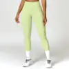 3Pantaloni Gialli