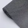 Gris oscuro