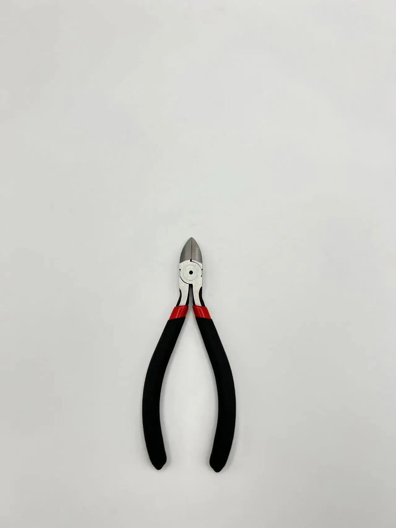 Multifunctional Combination Pliers with Steel Cutter Plastic Moulded Handle for Electricians Industrial Use Multi-Purpose manufacture