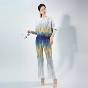 2025 Long Sleeve Top 2 Piece Set Pleated Loose Wide Leg Pants Suit Casual Women Two Piece Set Hot Sell Pleated Suit