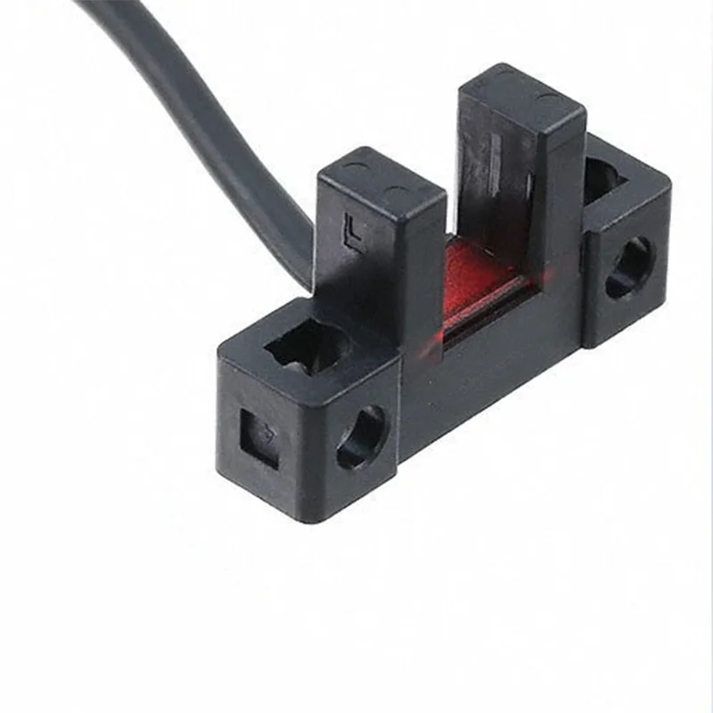 New Original PM‑L45‑C3 Photoelectric Sensor, PM SeriesUsed for object detection and position sensing in industrial automation systems. Equipped with C3 connector, it provides high‑precision detection, fast response and stable signal output.