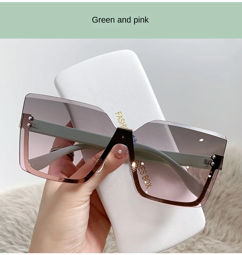 150 New Women Eyewear Rimless Trendy Sunglasses Large Square Sunglasses Personalized Glasses Retro Designer Fashion Sunglasses
