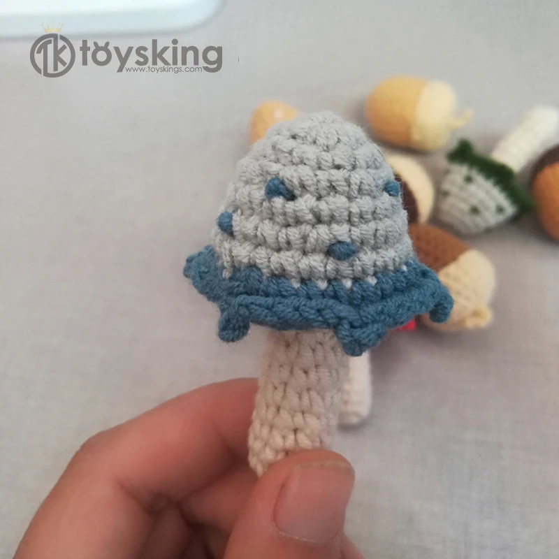 Cogumelo Chaveiro Amigurumi - por @ArteeManhaKids 