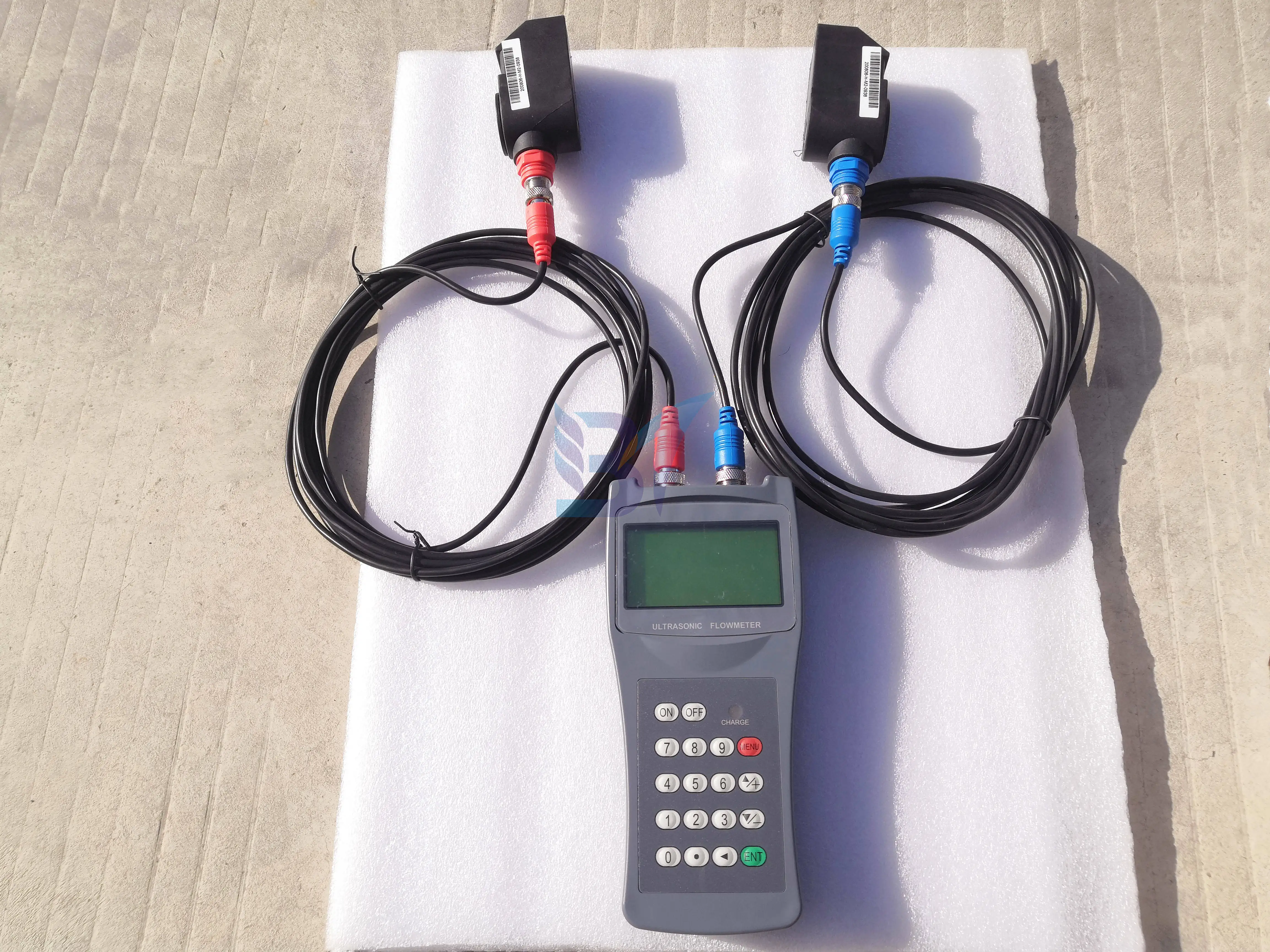 Hand Hold Flow Measuring Instruments RS232 Interface Water Portable Ultrasonic Flow Meter Sensor