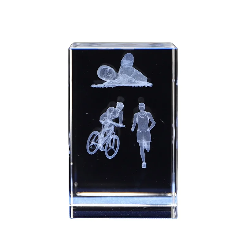 Cubo de natación de triatlón grabado con láser 3D de cristal personalizado para recuerdo deportivo