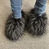 Imitation raccoon hair black background white pointed color