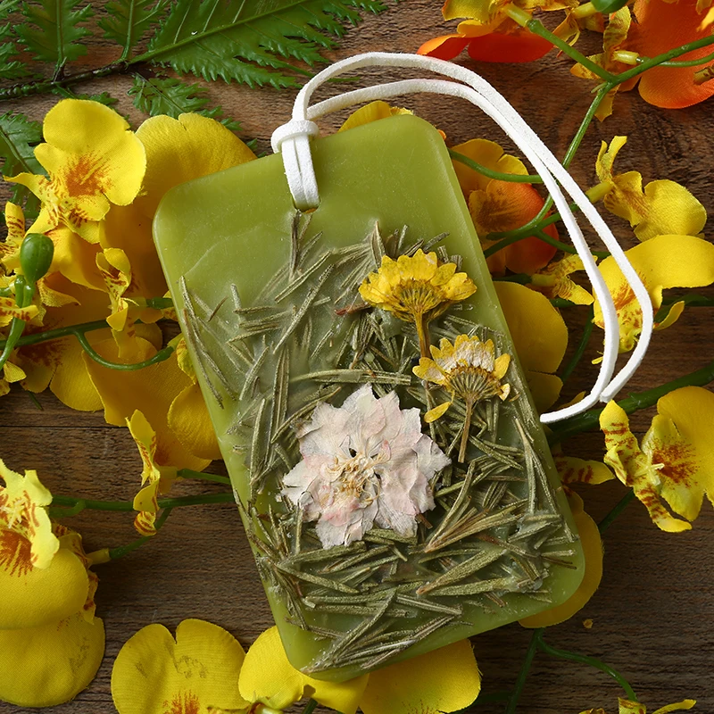 manufacturer direct wholesale custom long lasting aroma scented flower wax air freshener with premium essential oil oem odm hanging fragrance decoration for car wardrobe closet drawer-0