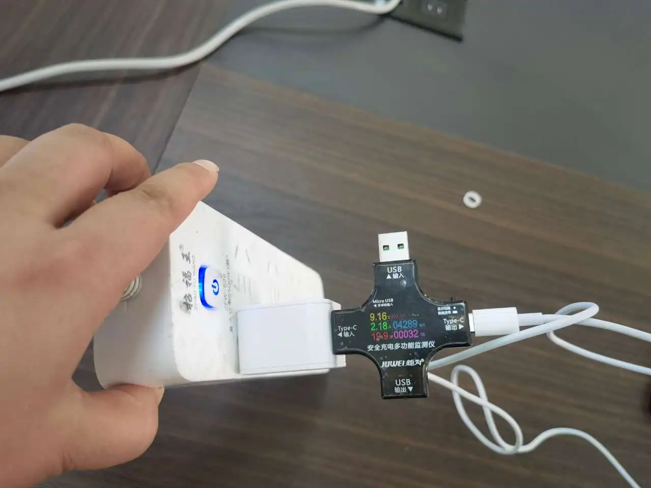 USB-C PD 便利トラベルチャージャー Amazon | Satechi 75W デュアル Type-C PD トラベルチャージャー
