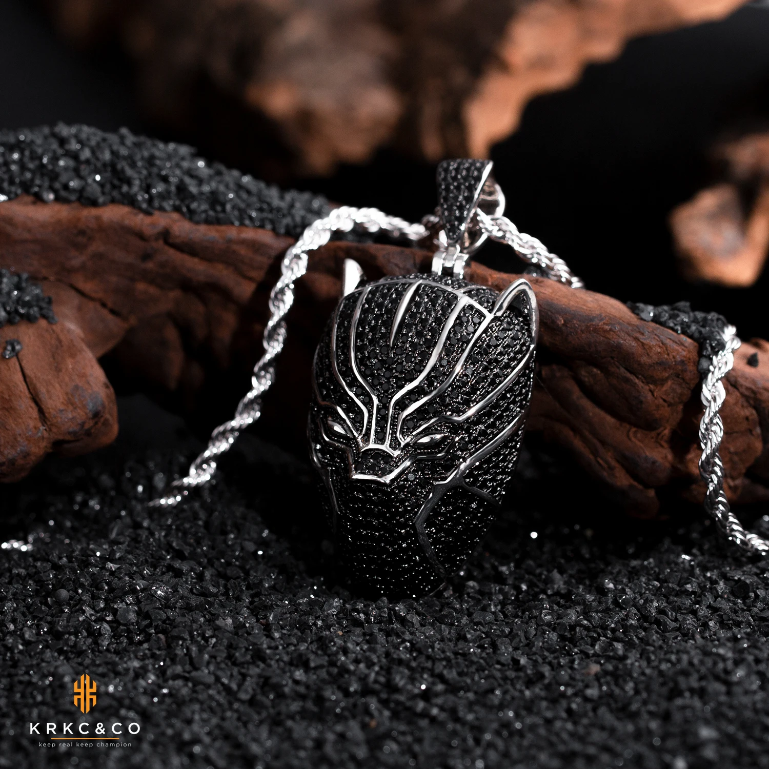 KRKC工厂Dropshipping珠宝黑色金板黄铜CZ钻石奇迹英雄项链黑色宝石黑豹吊坠, image size:1500x1500