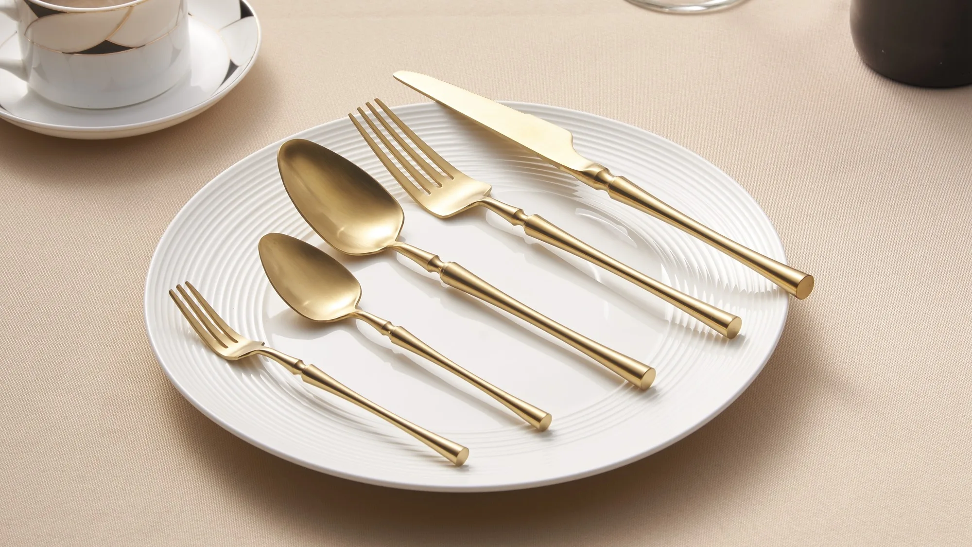 Wholesale Vintage Matte Stainless Steel Luxury Cutlery Set Silverware