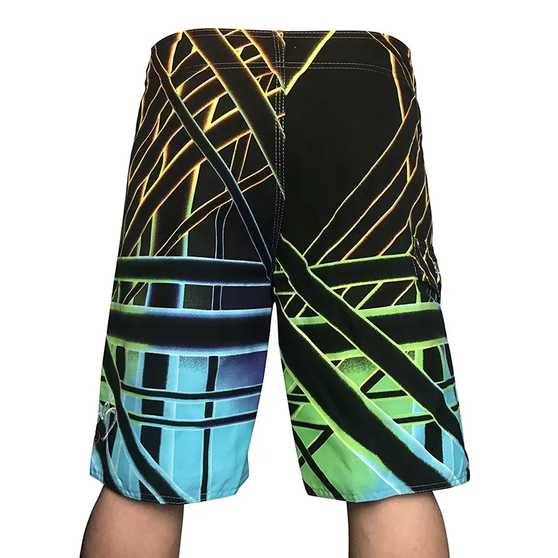 Modische Herren-Shorts, Badeshorts, für den Sommer 2023, neue Herren-Pfirsichhaut, schnelltrocknend, Surf-Strandhose, gestreifte Shorts500_voghion.com