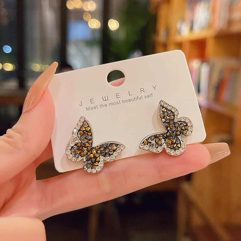 Retro Personality Cool Style Butterfly Earrings for Women Simple Sparkling Full Diamond Zircon Korean Jewelry Earrings