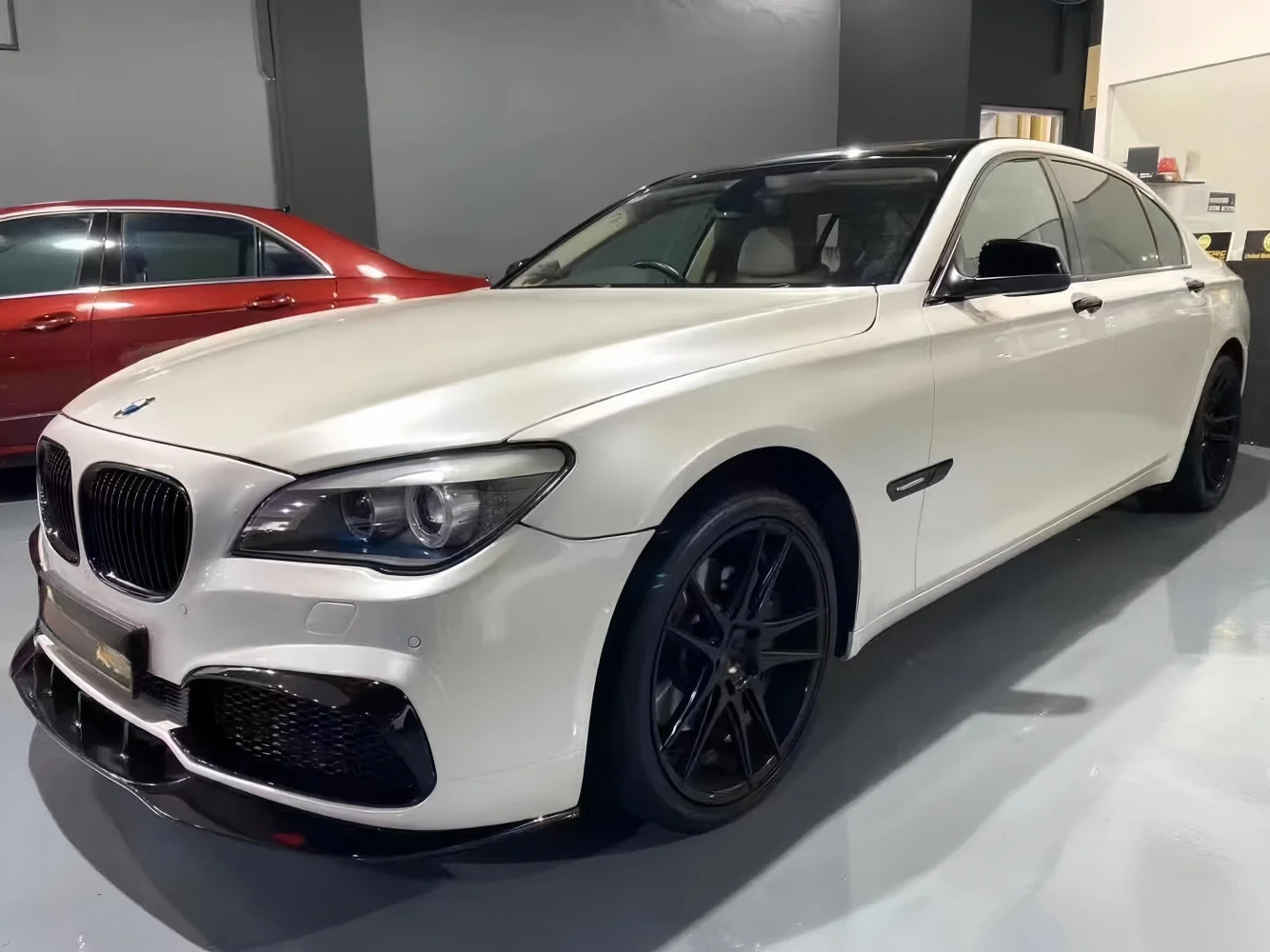 PD Style Body Kit for Bmw Series 7 F01 F02 Front Bumper Lip Rear Diffuser Side Skirts Car Body Kit