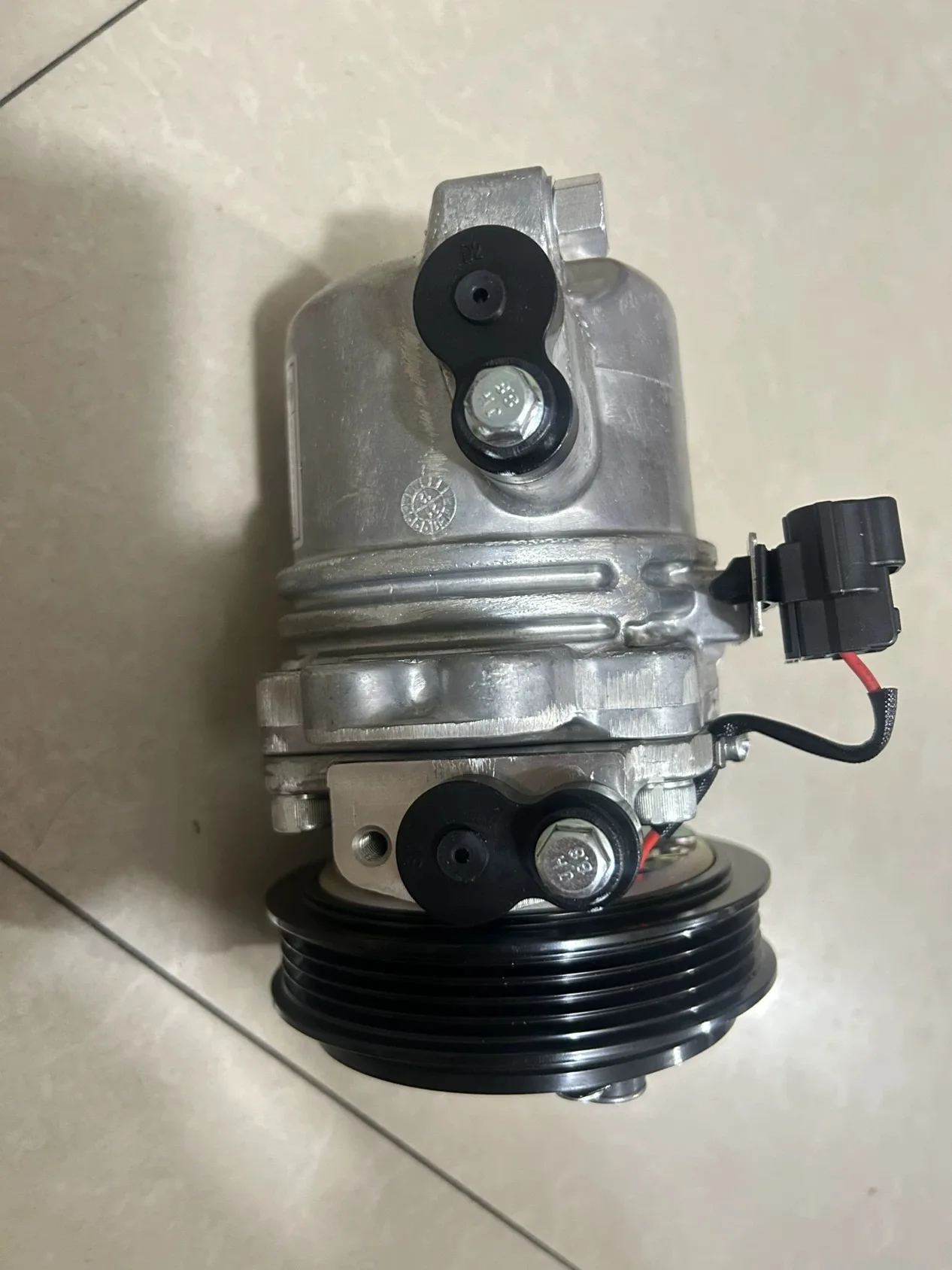 Changan Yuexiang AC Compressor JSR09Z406004 - Reliable