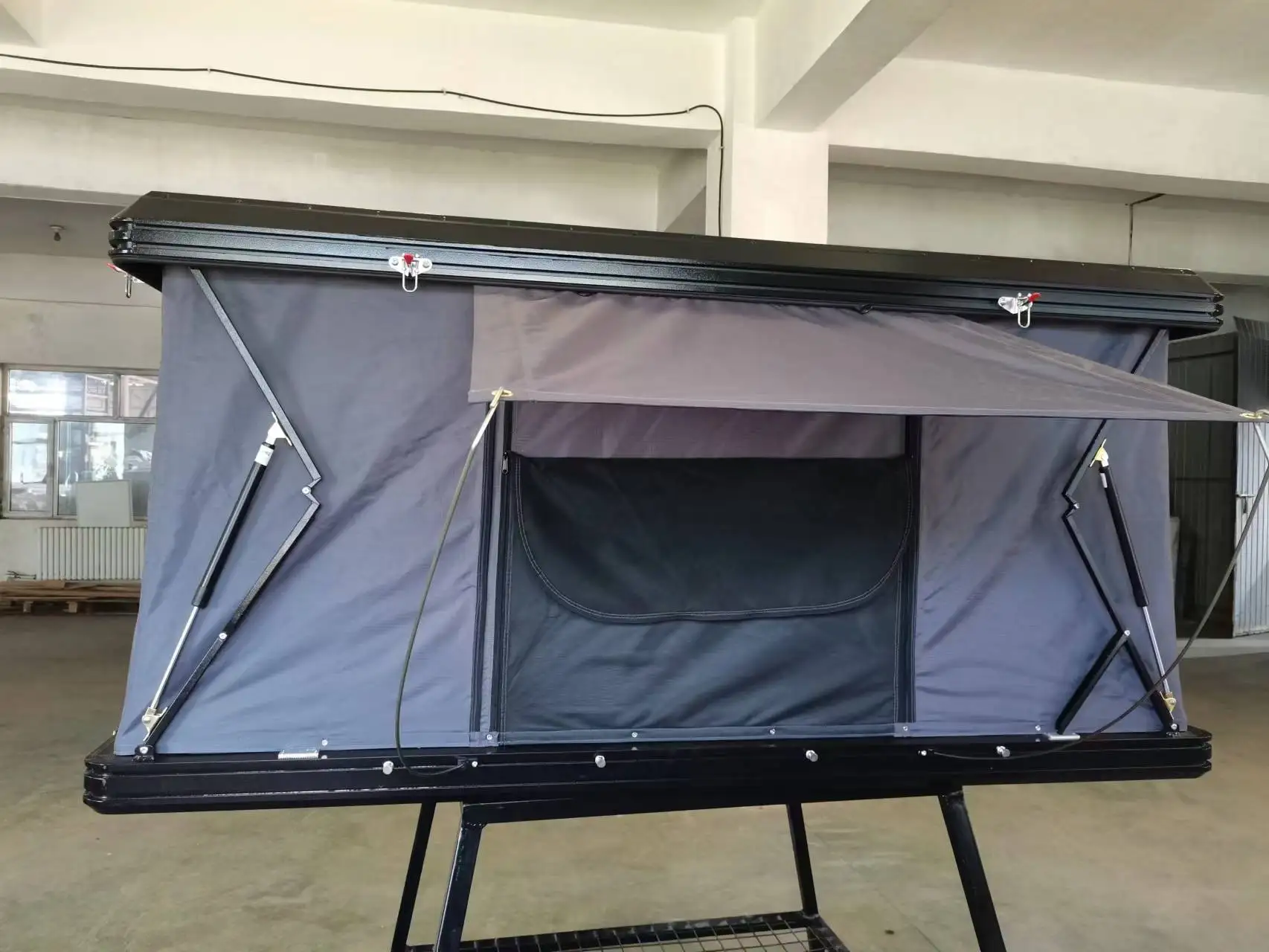 Outdoor Hard Shell Rooftop Tent for Offroad Camping 2-3 Person Car Roof ...