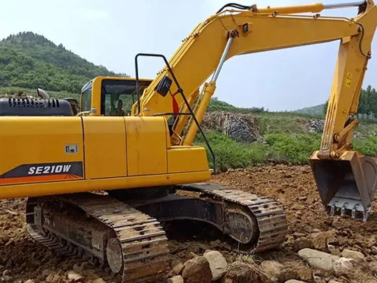 High Quality 21TON Crawler Excavator SE210 with Cheap Price for Sale