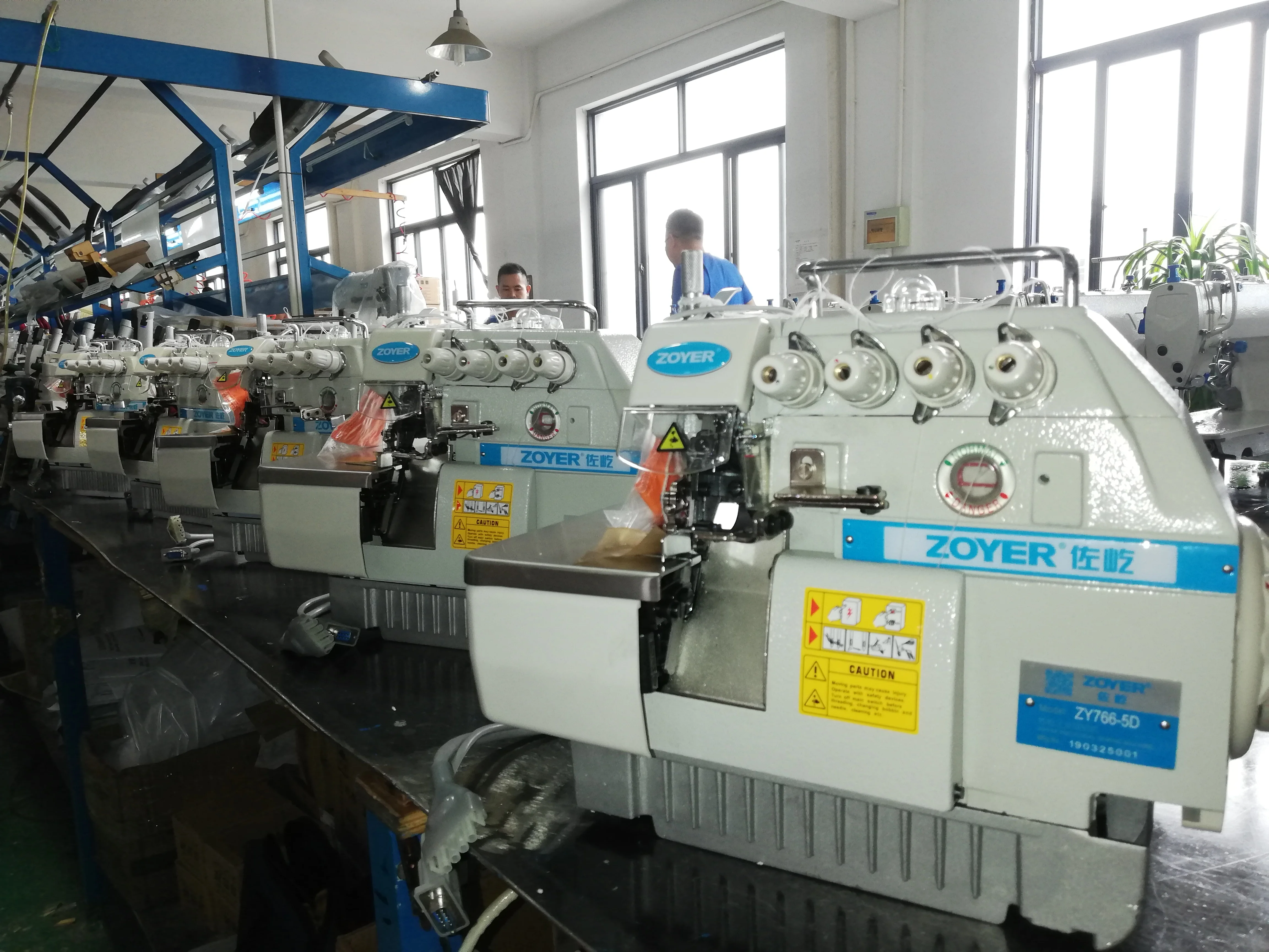 Manual Mini 5 Thread Over Lock ZY766-5 Heavy Duty 5 Thread Overlock Sewing Machine 15mm Max. Sewing Thickness Five Needle 37/44