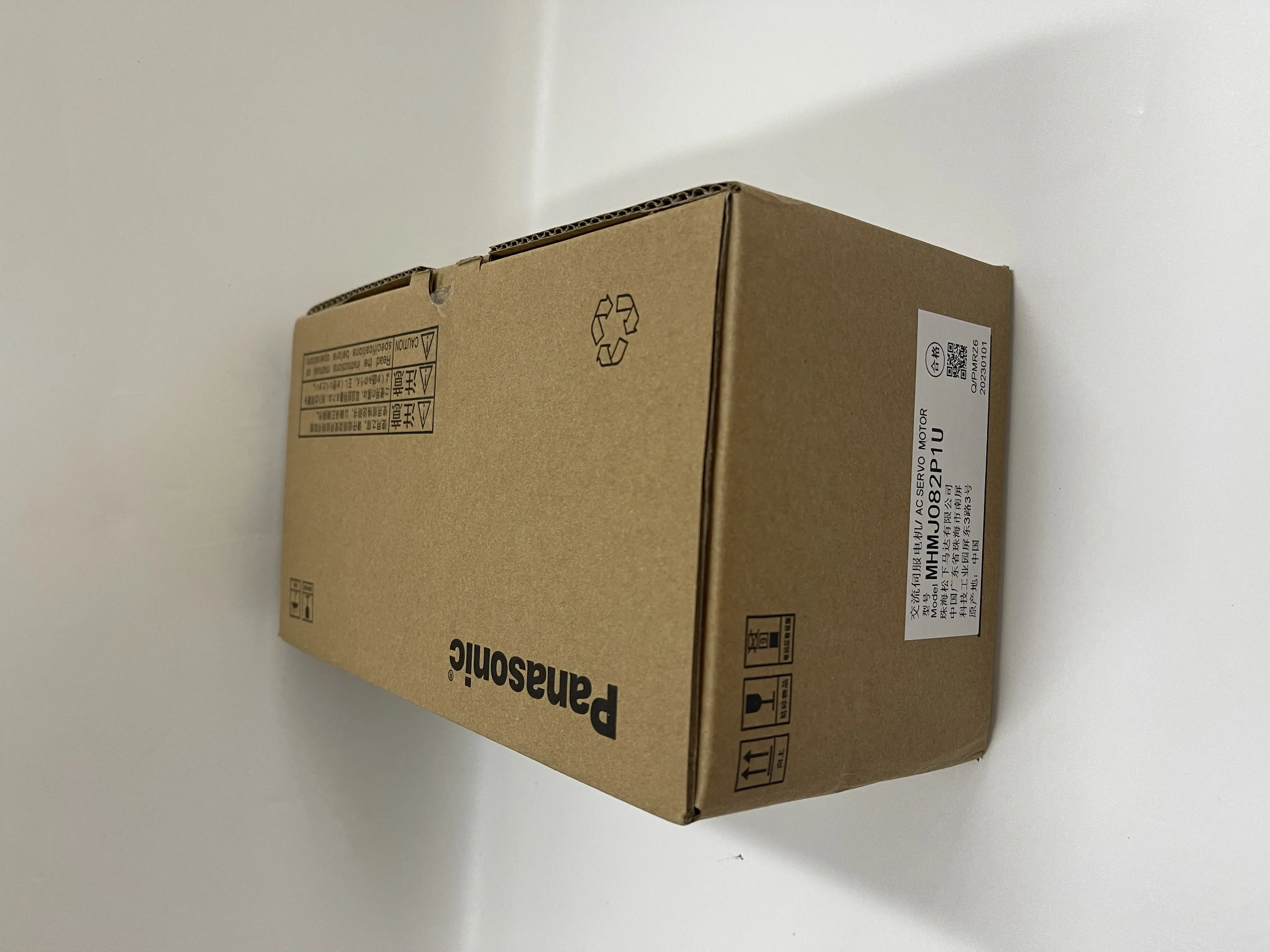 PANASONIC AC Servo Motor MHMJ082P1U PANASONIC AC Servo Motor MHMJ082P1U