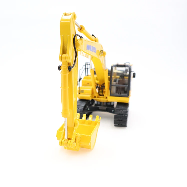1:43 Scale Komatsu PC200-11MO Excavator Model - Real Replicas