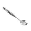 Cuchara redonda de plata para plato principal.