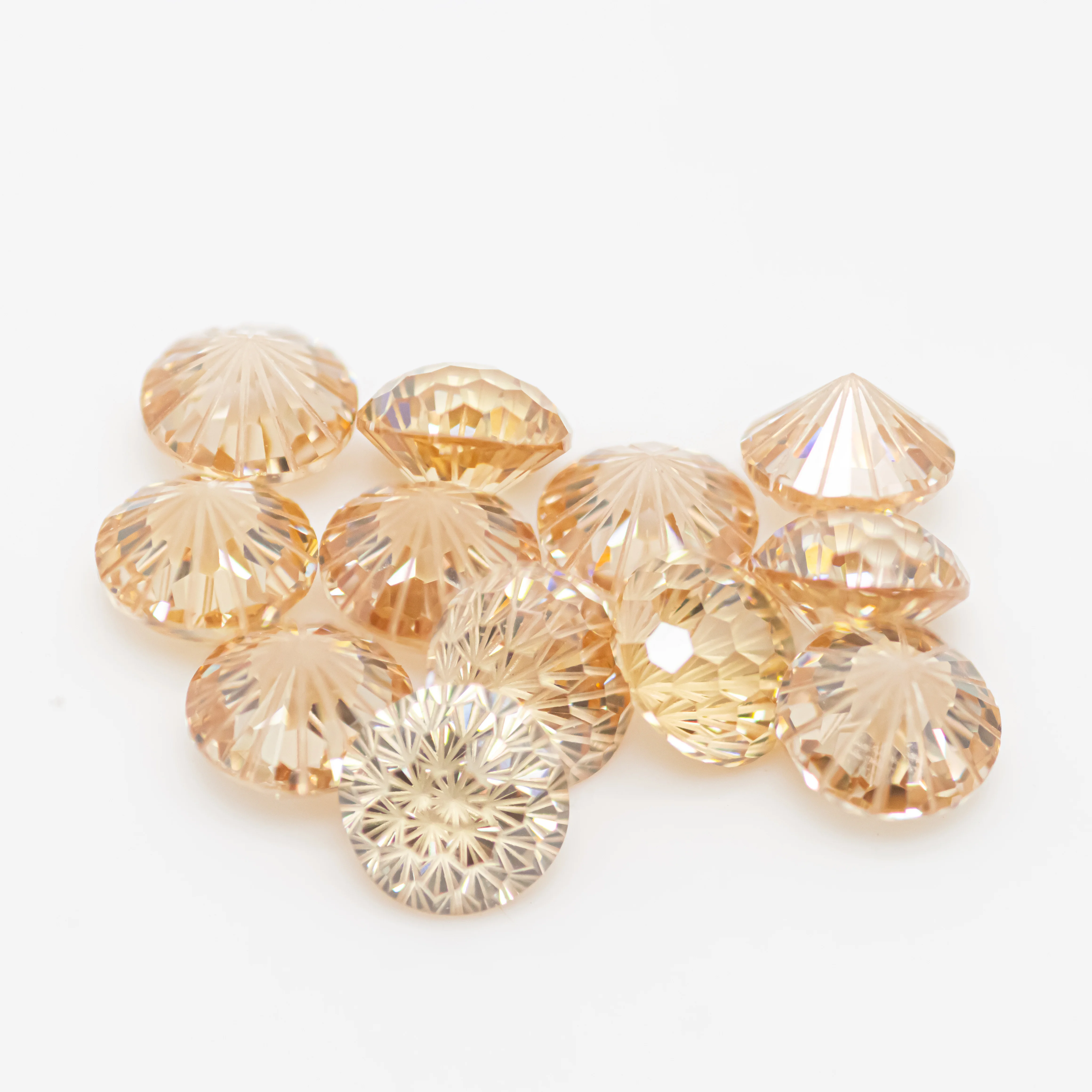 XIANGMO 20pcs 3x3mm Trillion Cut Loose CZ Synthetic Gemstone 5A Violet