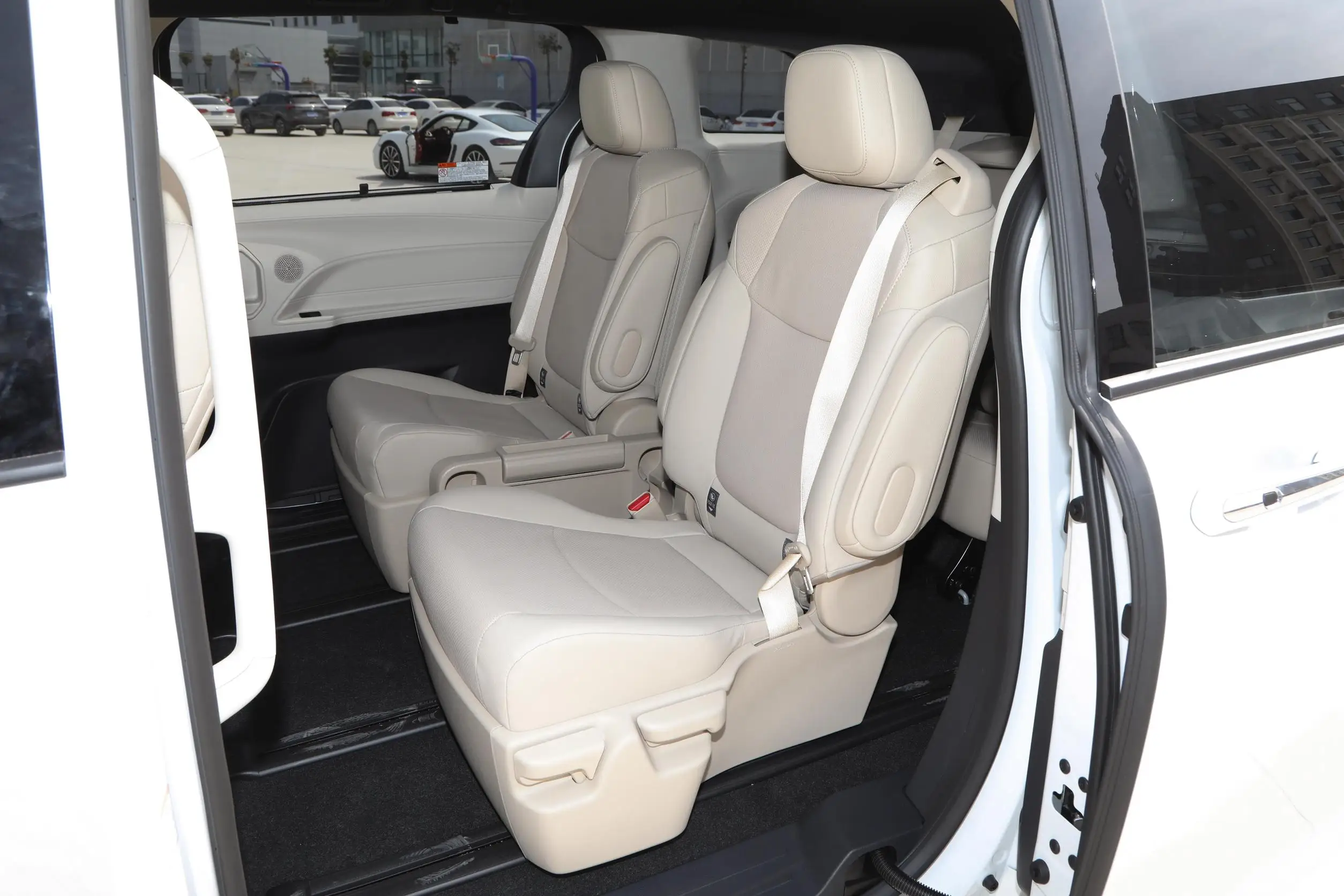 Toyota Sienna MPV supplier