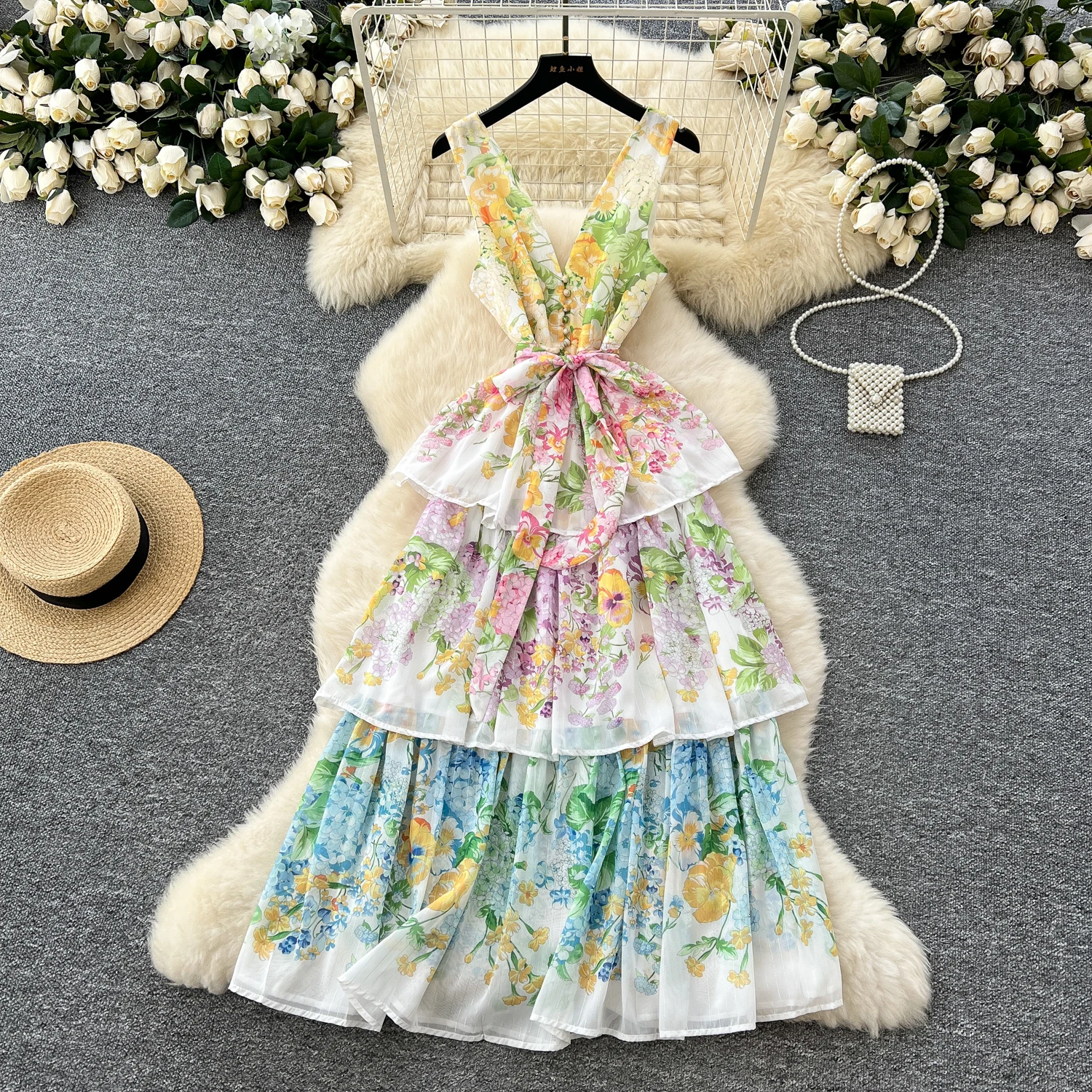 LW1043 Women'S 2025 Spring Halter Neck Dress Deep V-Neck Halter Waist  Peplum Print Maxi Dress For The Beach