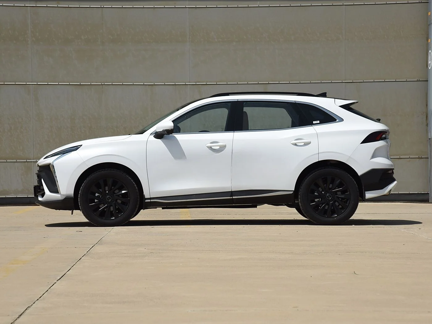 Dongfeng Forthing T5 Evo Gas Vehicle 1.5t Dct Diamond Compact Suv5 Door With 5 Seats Petrol Gasoline