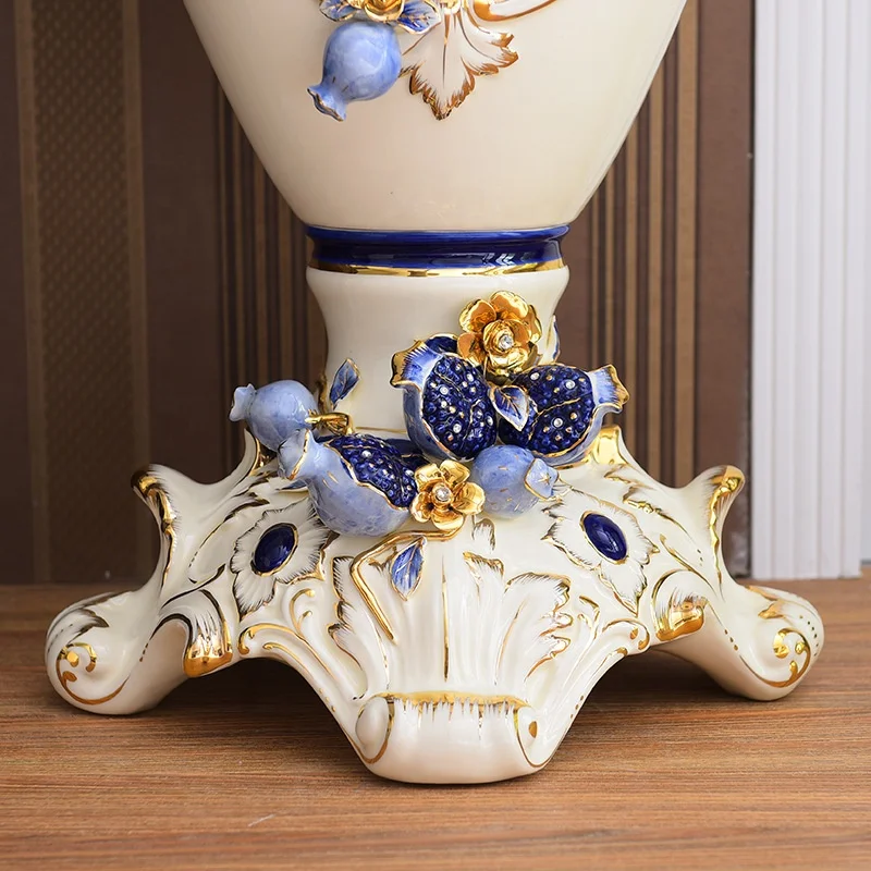 Vase Royalty Porcelain Fleuri – Centre De Table Vintage, Design à L'ancienne, Bleu