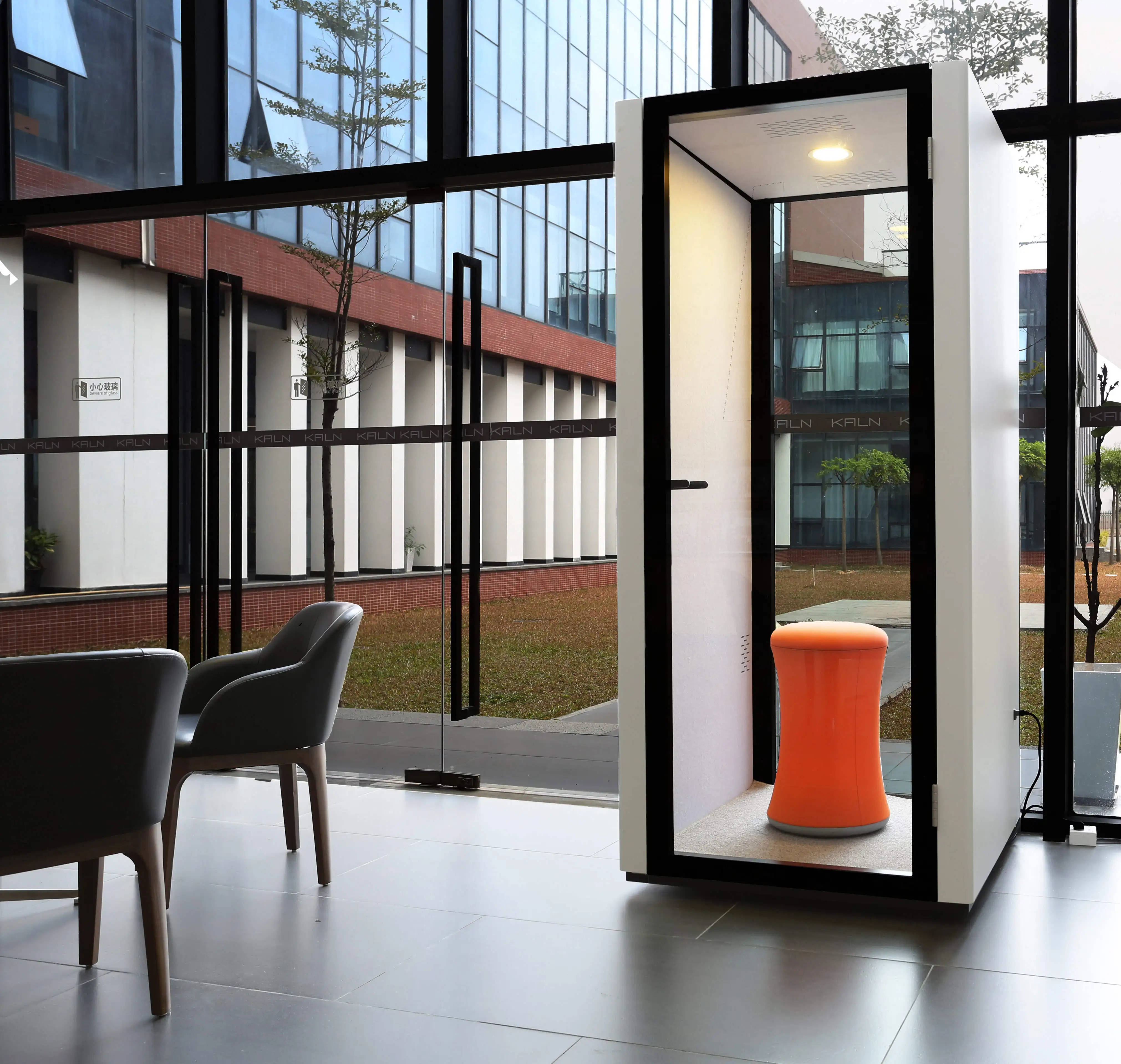 Hot Selling 6 people  Cheap Prefabricated Soundproof Outdoor Residential Mobile Chatting Office Pod 21