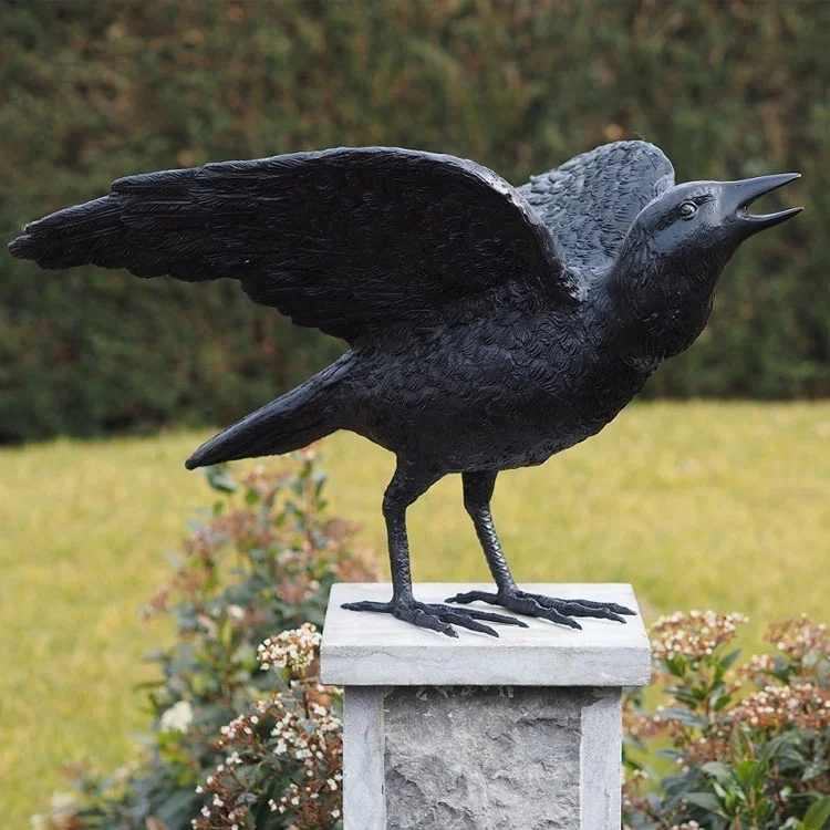 ブロンズ 飛翔する鳥の彫刻 高さ約30cm ブロンズ 飛翔する鳥の彫刻 高さ約30cm