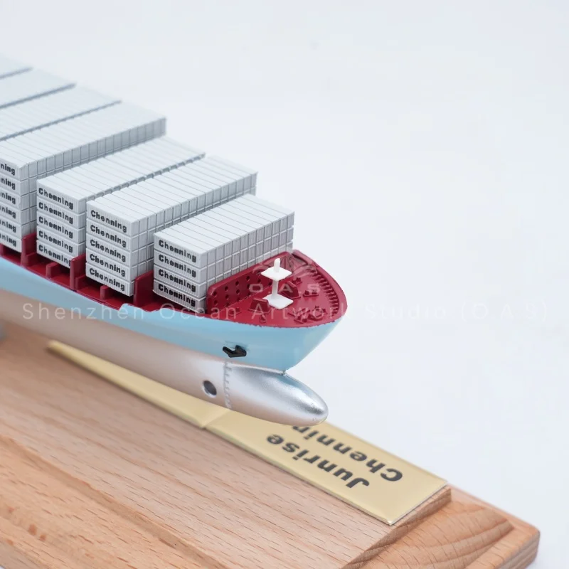 High simulation EVER GREEN container ship model, customized with your logo and color. Fine detailed craft, perfect ornament for exhibition, office lobby and reception room, great shipping business souvenir gift.Amber@vesselmodel.com Tel：+86 18038048785
