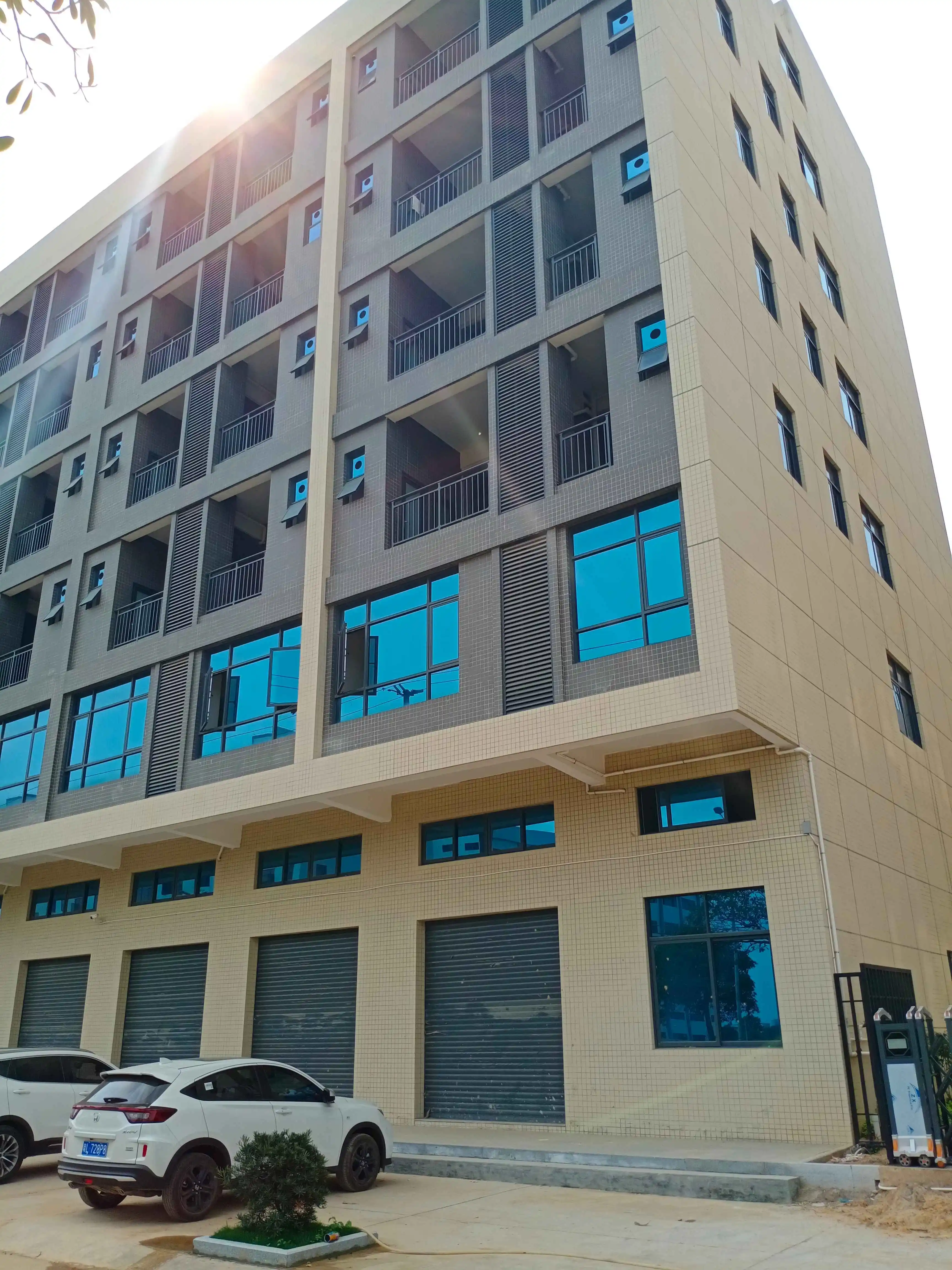Huizhou Lucky Stone Technology Co., Ltd. 3