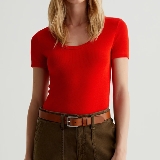 OEM/ODM Custom Vibrant Red Women's Slim Fit Scoop Neck T-Shirt Eco-Friendly Soft Stretch-Blend Rib Knit Thick Binding Detail