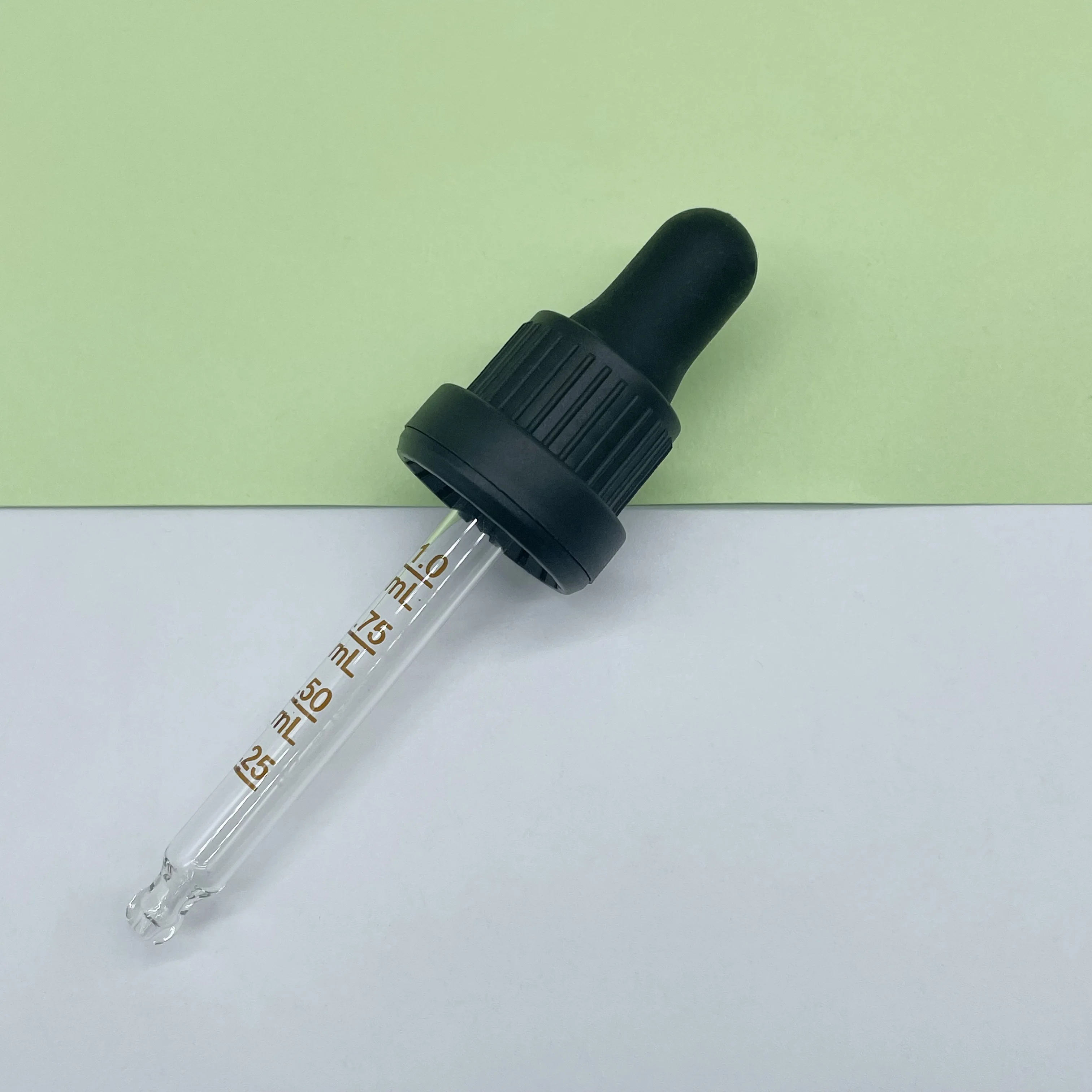 18mm Black Tamper Proof Glass Dropper Tamper Evident Ribbed Screw Cap Glass Dropper with Black Teat for Essential Oil Bottle